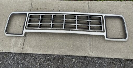 1981-1985 Dodge 100 150 250 350 Ramcharger Grille Grill OEM
