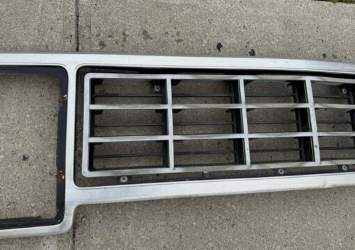 1981-1985 Dodge 100 150 250 350 Ramcharger Grille Grill OEM - Image 3