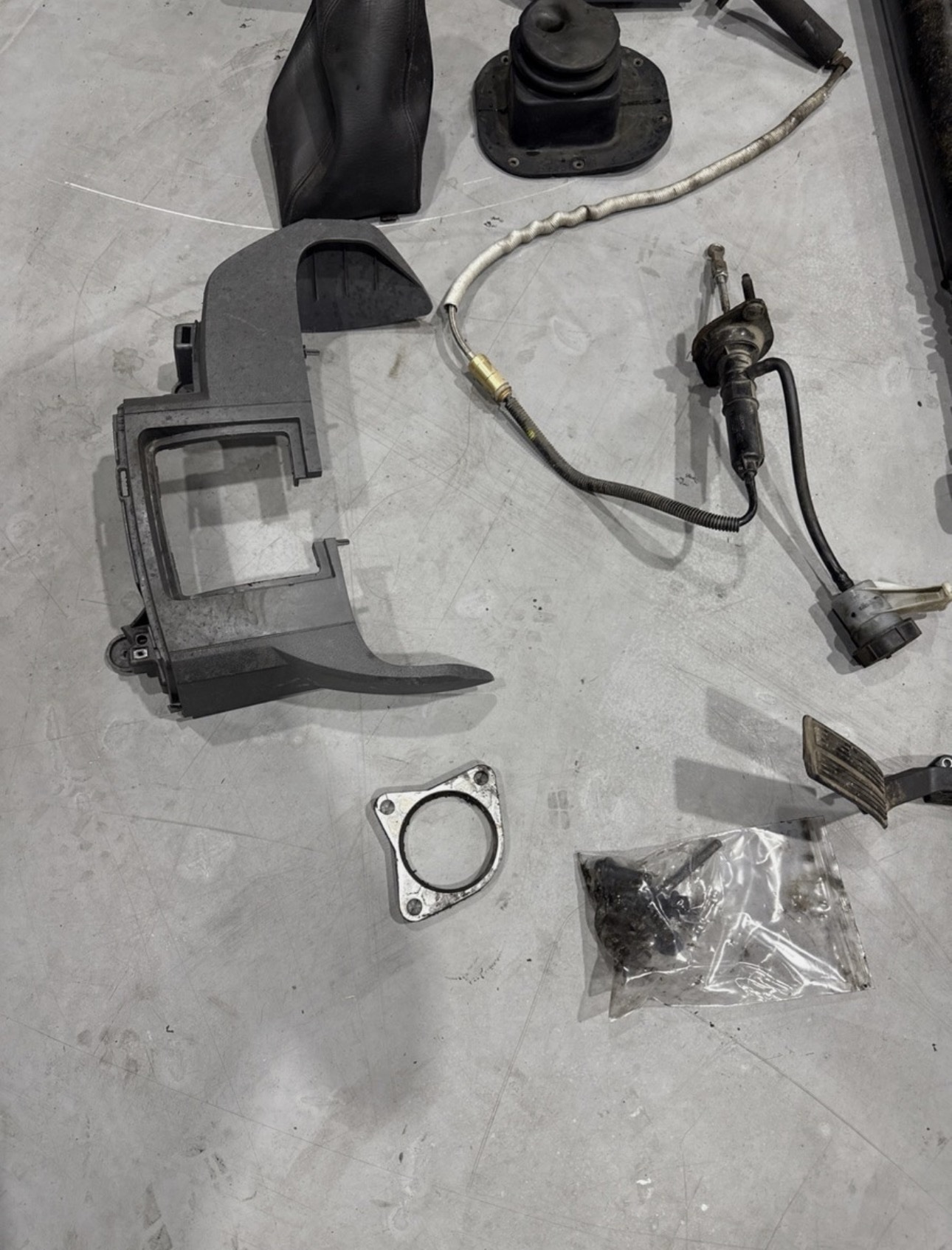 Dodge NV5600 6 Speed Manual transmission Swap 4x4 Cummins - Image 6