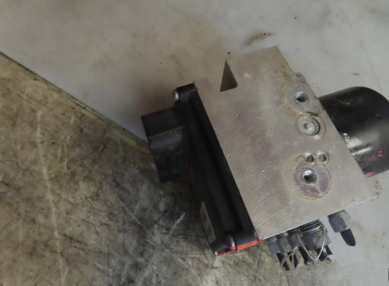 2011 Dodge Ram 1500 ABS Anti-lock brake pump Module Assembly Oem - Image 2