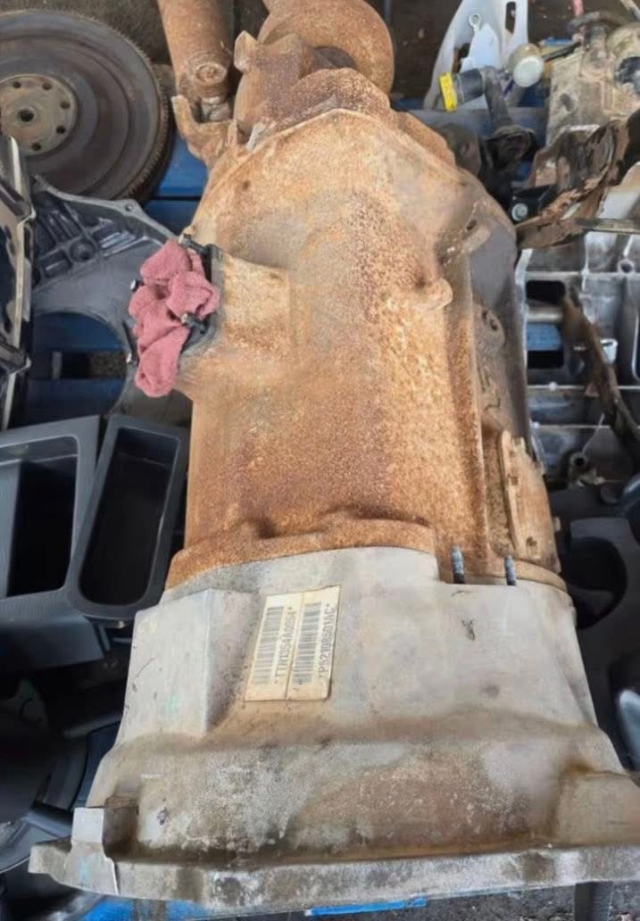 1998-05 Dodge Ram 2500 3500 5.9L
Turbo Diesel Cummins NV5600
Manual Transmission Exterior - Image 4