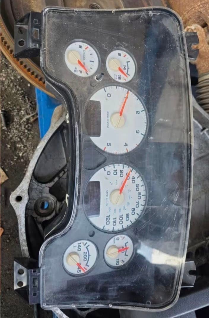 1998-05 Dodge Ram 2500 3500 5.9L
Turbo Diesel Cummins NV5600
Manual Transmission Exterior - Image 6
