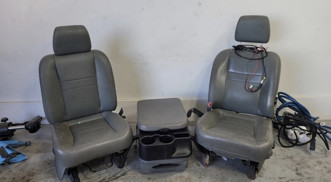 2006-2009 Ram 2500-3500 Gray Leather Front Seats w/Center Console/Jump Seat