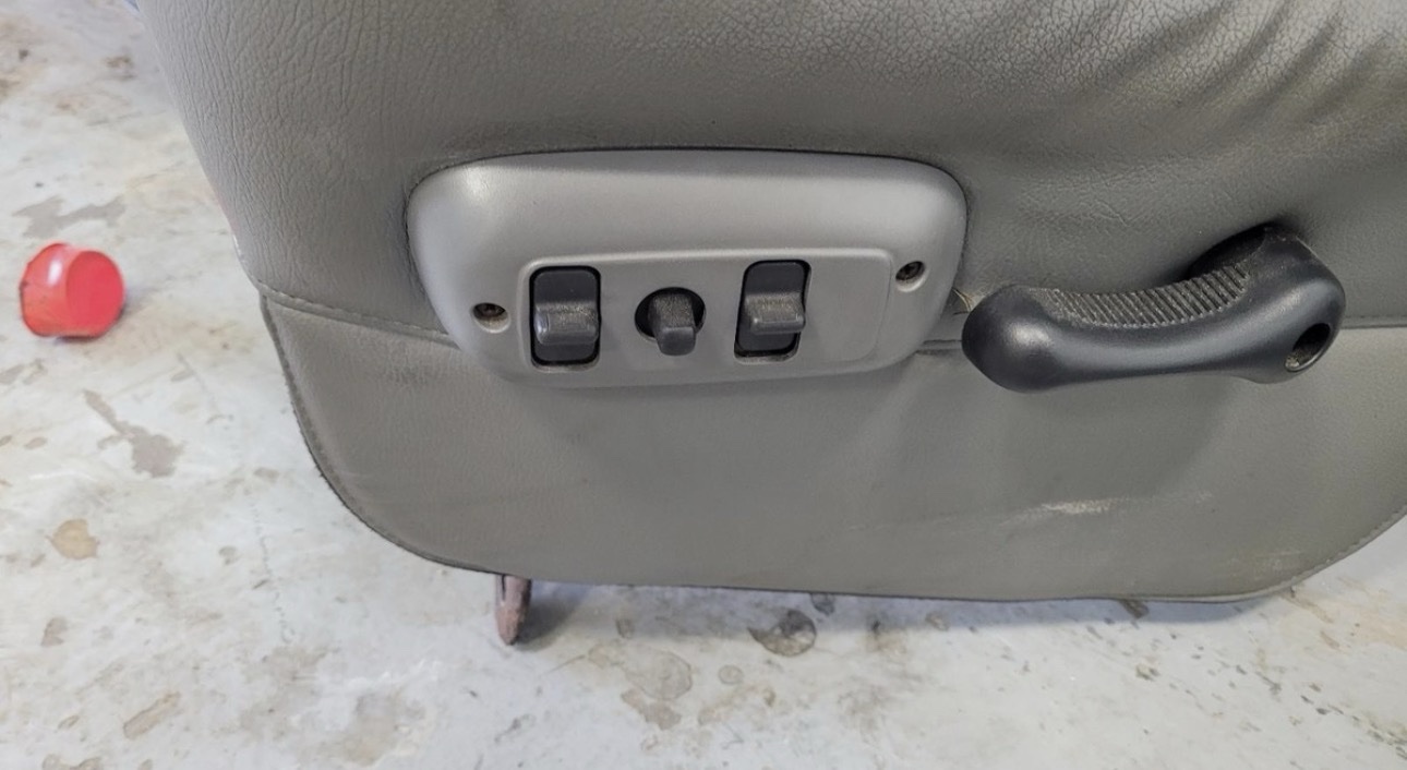 2006-2009 Ram 2500-3500 Gray Leather Front Seats w/Center Console/Jump Seat - Image 8